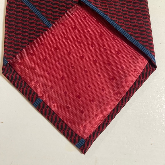 THREE VINTAGE TIES INCLUDING SATURDAY EVENING POST - Picture 9 of 15